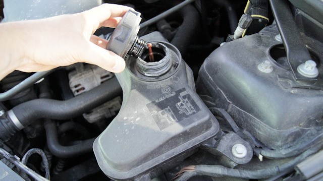 Comment purger le liquide de refroidissement Renault Clio 4 1.5 dCi ?