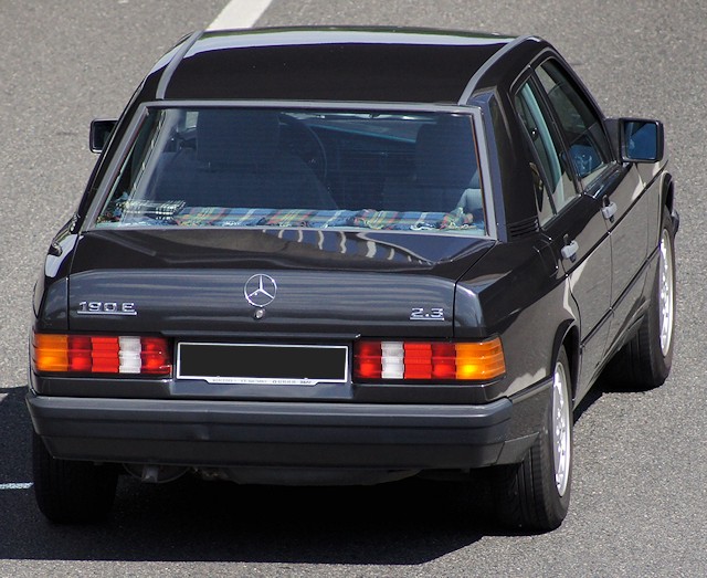 Mercedes-Benz 190 (type W201) : la première Classe C de l'histoire
